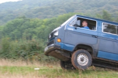 084